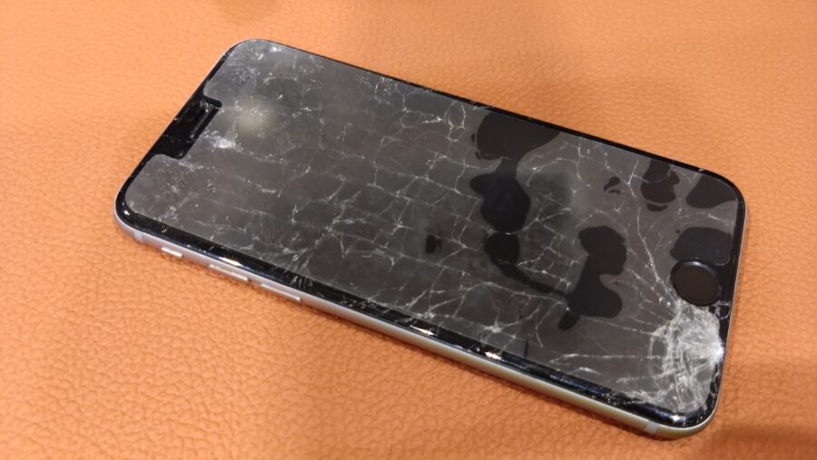 画面の割れたiPhone6（アイフォンシックス）の修理を行いました【スマホ修理工房仙台PARCO2店】