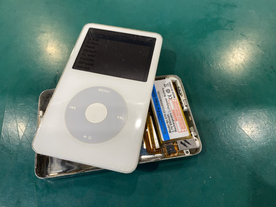 極レアiPodClassic5(アイポッド)のバッテリー交換！スマホ修理工房ペリエ千葉店でなら対応可能です！