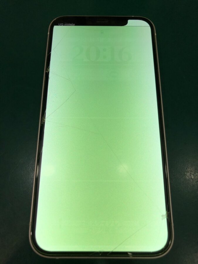 【液晶割れ修理】画面が緑になってしまったiPhone12(アイフォン12)をお持ち込みいただきました！