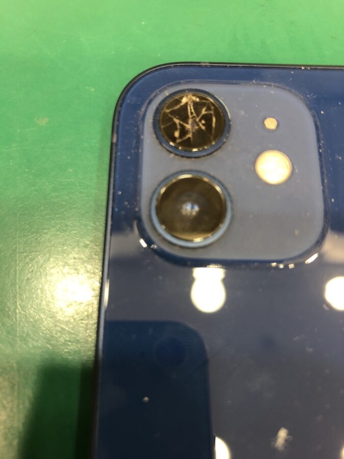 【カメラレンズ修理】藤沢市からお越しのお客様より、iPhone12(アイフォン12)をお持ち込みいただきました！