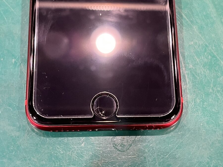 iPhoneSE2(アイフォン)のホームボタン修理はやってる？スマホ修理工房ペリエ千葉店へご相談を♬