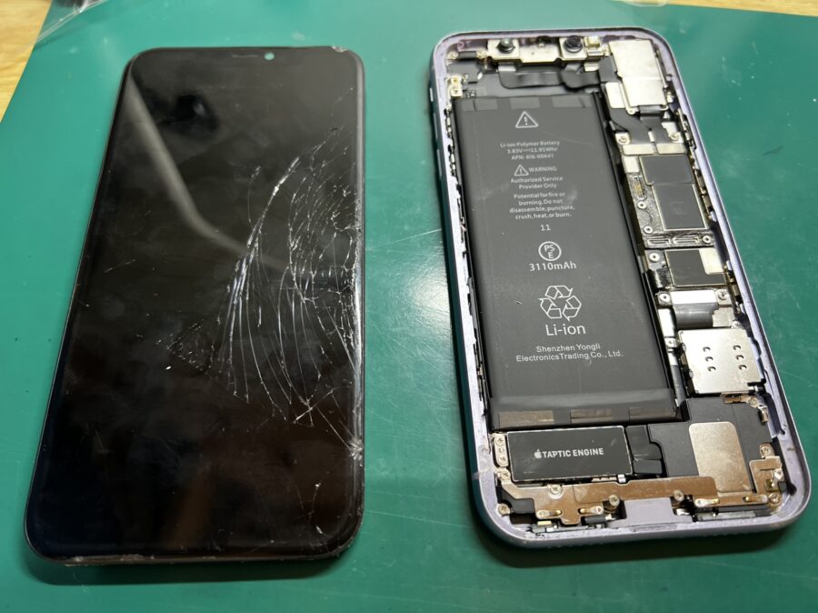 iphone11(アイフォンイレブン)画面交換修理を行いました！【スマホ修理工房新宿ペペ店】