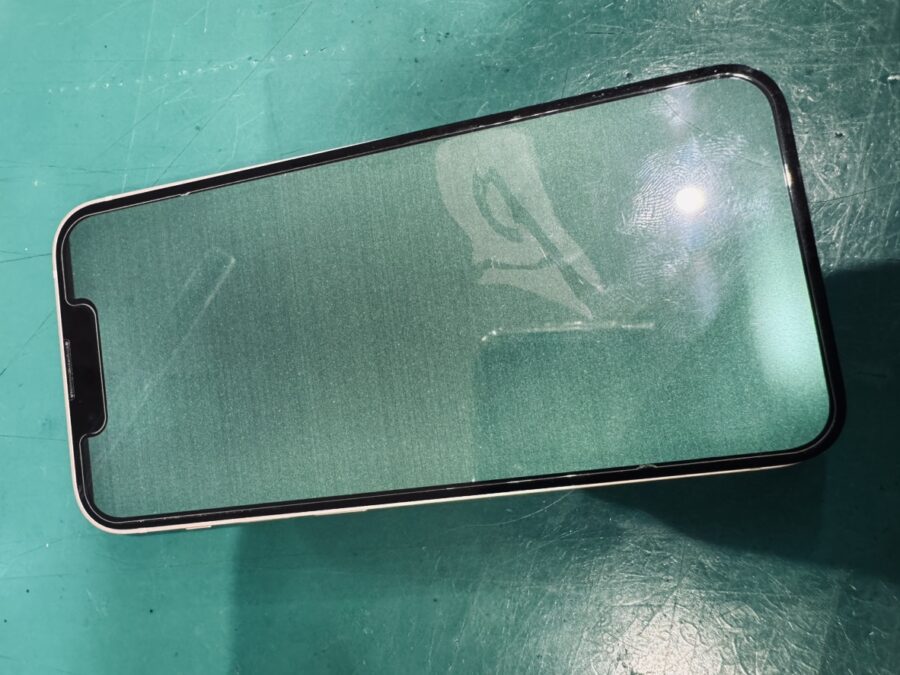 iPhone13mini(アイフォンサーティーンミニ)の画面交換を行いました！