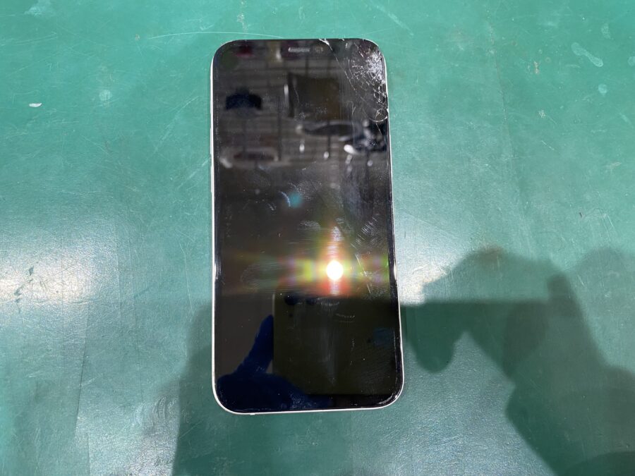 iPhone12mini(アイフォン)落して画面が割れてしまった。