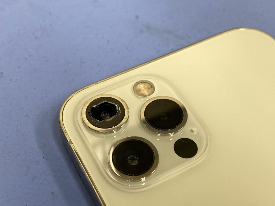 iPhone12Pro(アイフォン)カメラガラスが割れてしまった。でもApple（アップル）で頼むと修理代金が高い。。