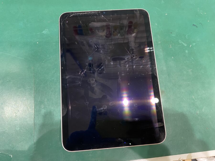 江東区南砂よりiPad mini6 (アイパッド)画面が割れてしまった際にデーターのままで修理したいなら【スマホ修理工房】へ