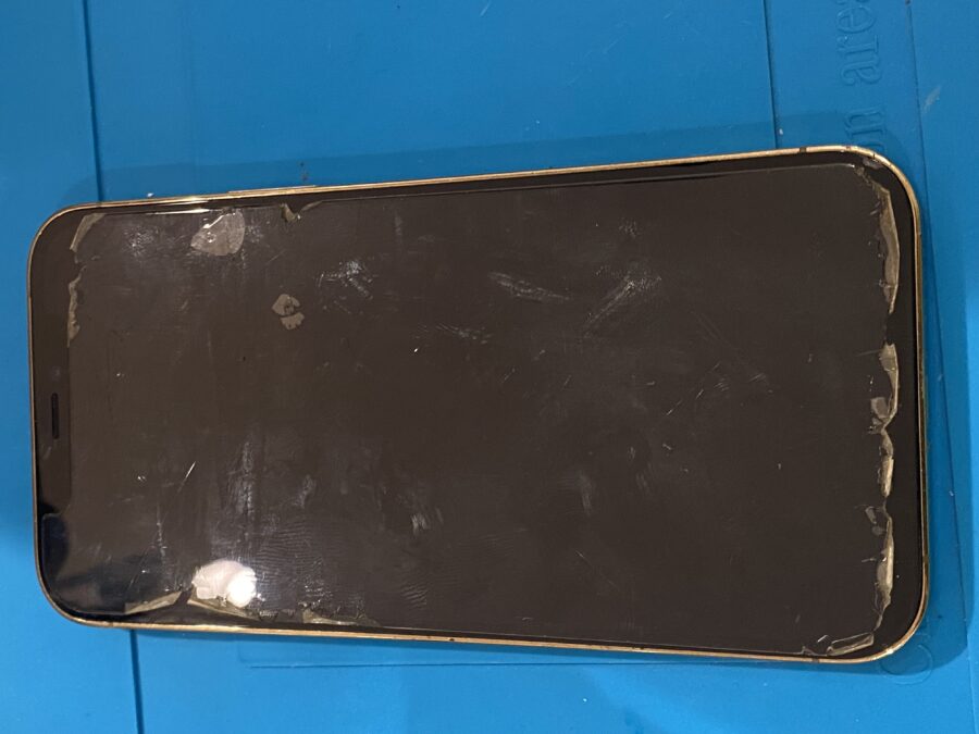 液晶が全く映らないiPhone12pro(アイフォントゥエルブプロ)修理を行いました!【スマホ修理工房仙台PARCO2店】