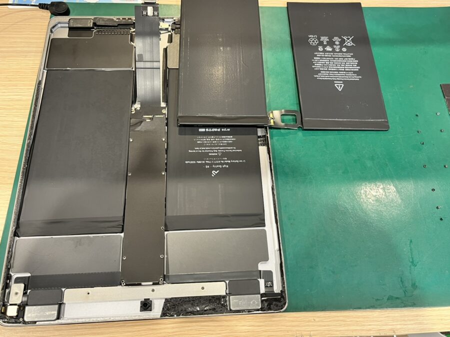 iPadPro12.9インチ(アイパッドプロ)A1584のバッテリーの減りが早すぎ！スマホ修理工房ペリエ千葉店で即日交換♪