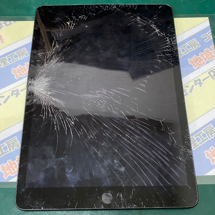 iPad 第7世代(アイパッド)画面全面の破損もきれいに修理ができます！【スマホ修理工房ココリア多摩センター店】