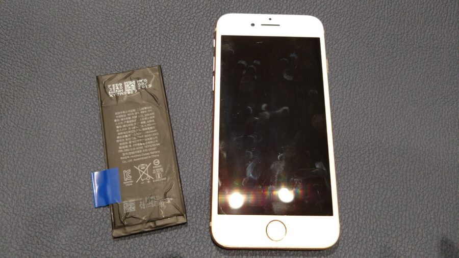 バッテリーの消耗が気になるiPhone8（アイフォンエイト）を修理させていただきました【スマホ修理工房仙台PARCO2店】