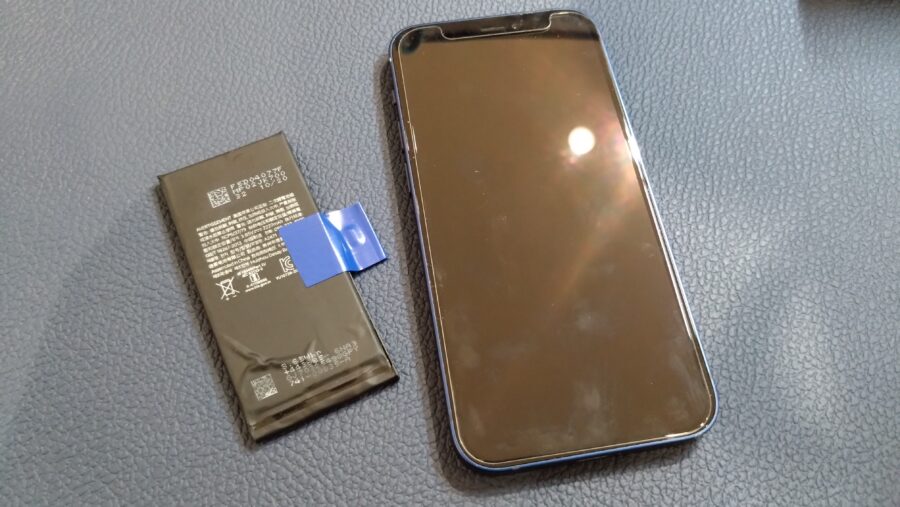 バッテリーの減りが気になるIPhoneSE2（アイフォンエスイー第二世代）を修理させていただきました