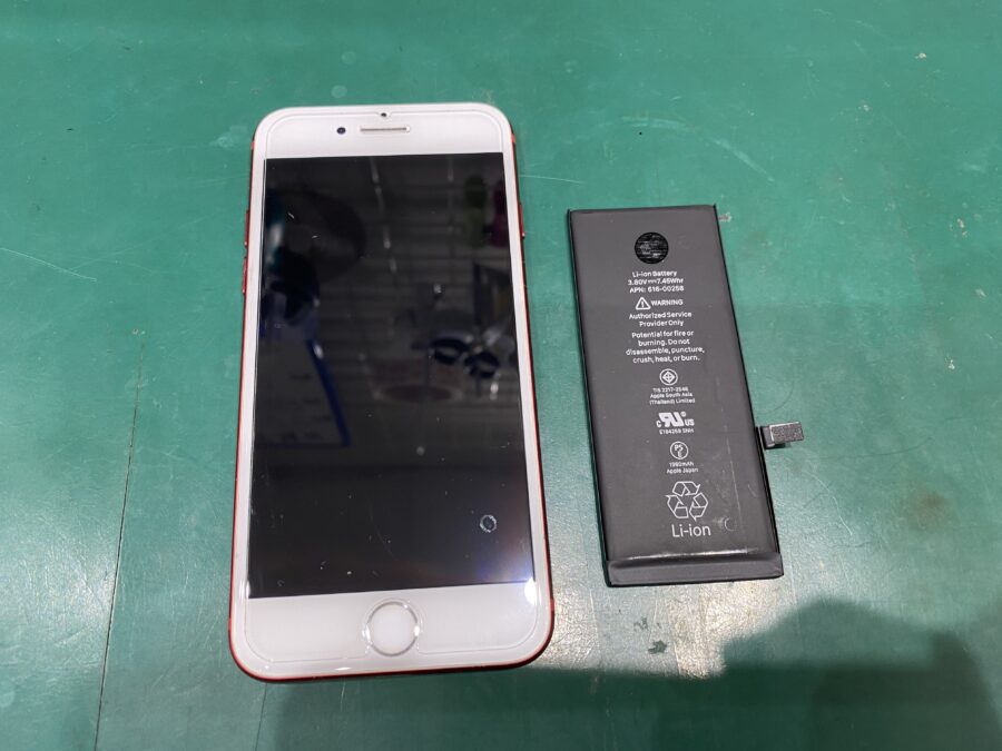 江東区亀戸よりご来店。iPhone7(アイフォン)充電があるはずなのに急にシャットダウンする。バッテリーの劣化かな？