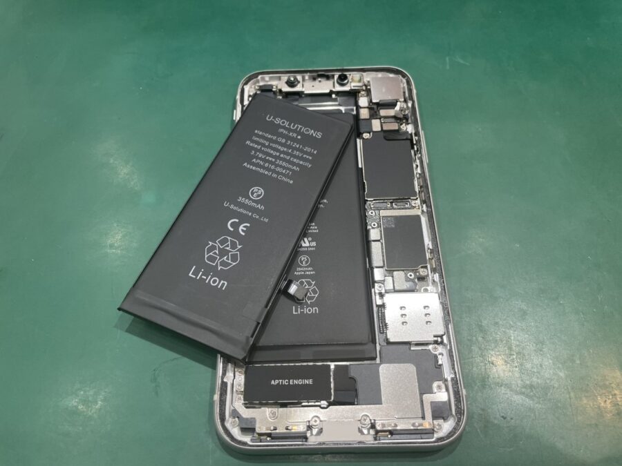 iPhoneXRのバッテリー交換したことが無い方、ぜひ【スマホ修理工房池袋P’パルコ店】に足を運んでください