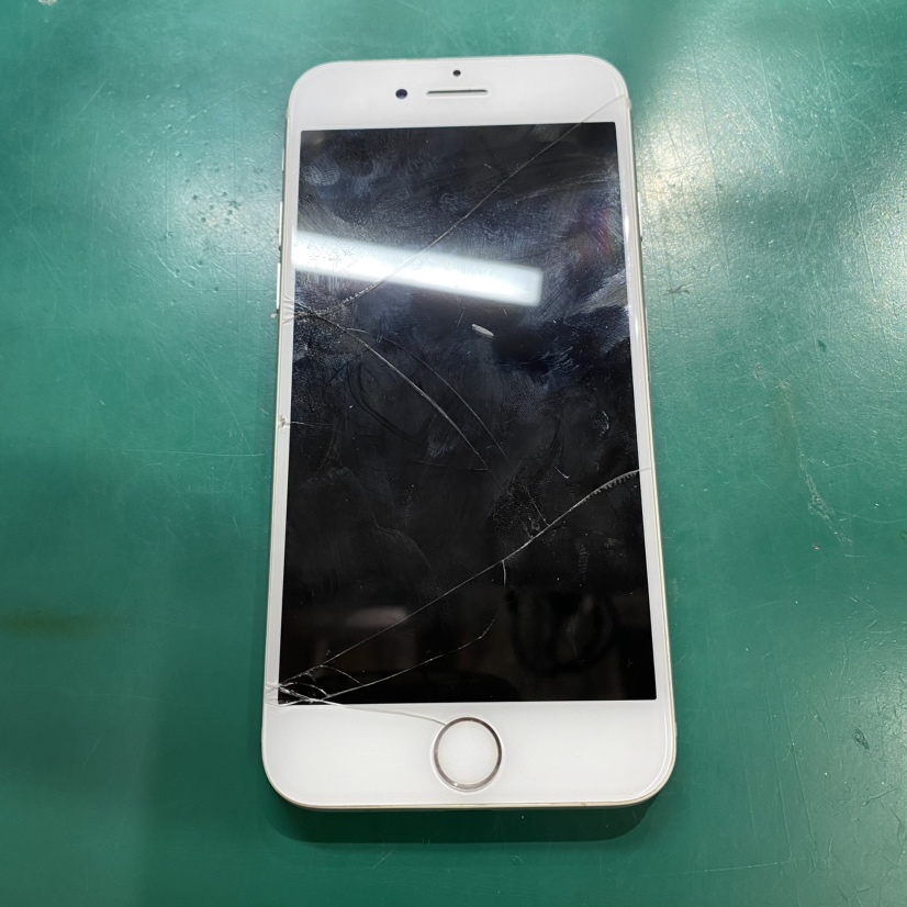 iPhone7の画面が動かない状態の修理をさせていただきました！【スマホ修理工房 池袋P'パルコ本店】