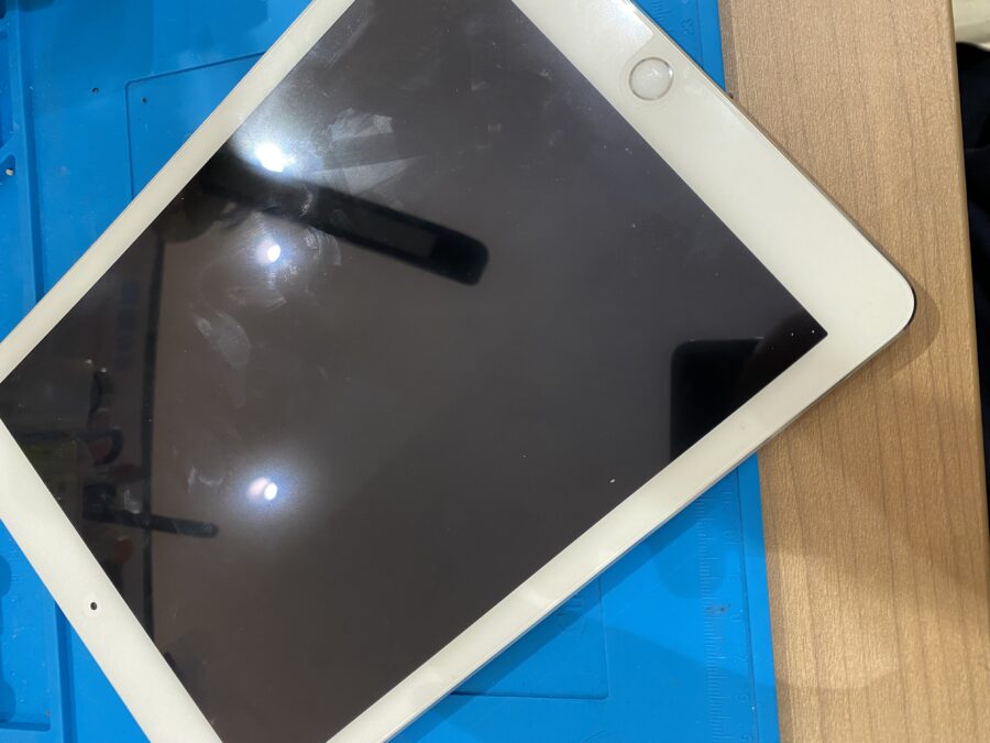 第二世代iPadAir(アイパッドエアー)のバッテリー交換を行いました!【スマホ修理工房仙台PARCO2店】