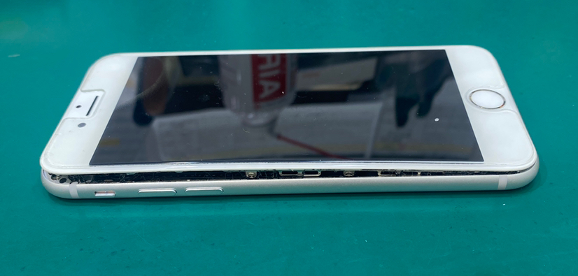 【バッテリー交換修理】藤沢市からお越しのお客様より、iPhone 8(アイフォン 8)をお持ち込みいただきました！