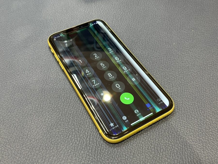 落下させ液晶不良が起こっているiPhone11(アイフォンイレブン)修理を行いました!【スマホ修理工房仙台PARCO2店】