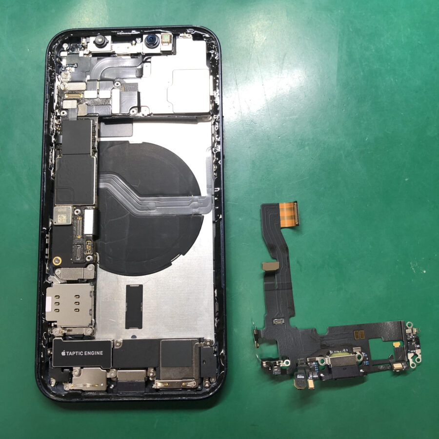 iPhone12の充電コネクタ交換！！データそのまま・最短即日で修理OKです✨【スマホ修理工房 池袋P'パルコ本店】
