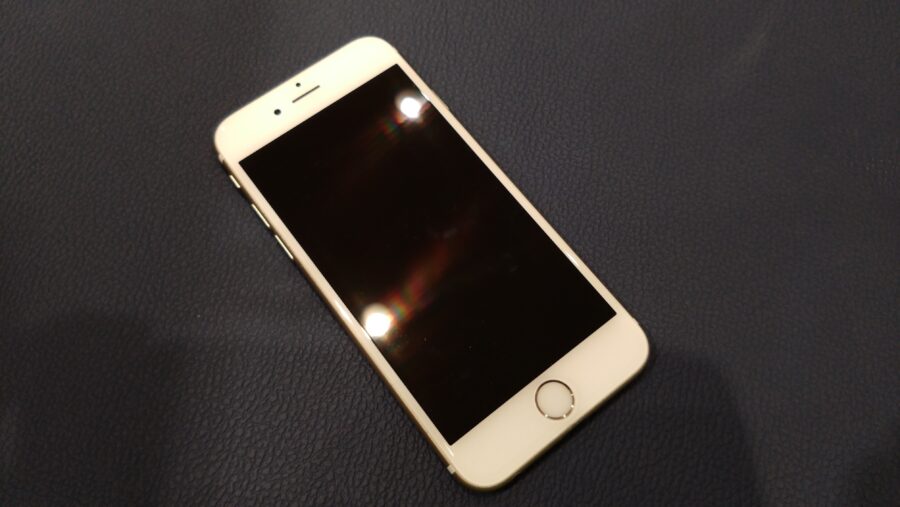 画面が映らなくなってしまったiPhoneSE2（アイフォンエスイーツー）の修理を行いました!
