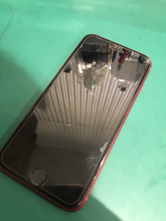 iPhone8（アイフォン）の画面交換も即日の修理可能です！ご相談ください✨【スマホ修理工房渋谷店】
