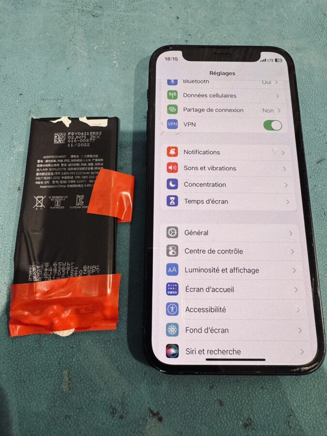 海外のお客様からiPhone12mini（アイフォン）のバッテリー交換を承り