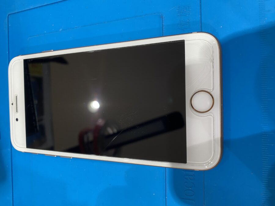 少ない使用でもすぐに充電がなくなってしまうiPhone8（アイフォンエイト）バッテリー交換を行いました!