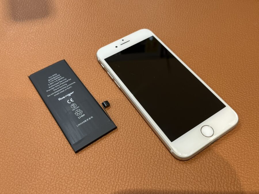 バッテリーの消耗が激しいiPhone8（アイフォンエイト）バッテリーの交換を行いました