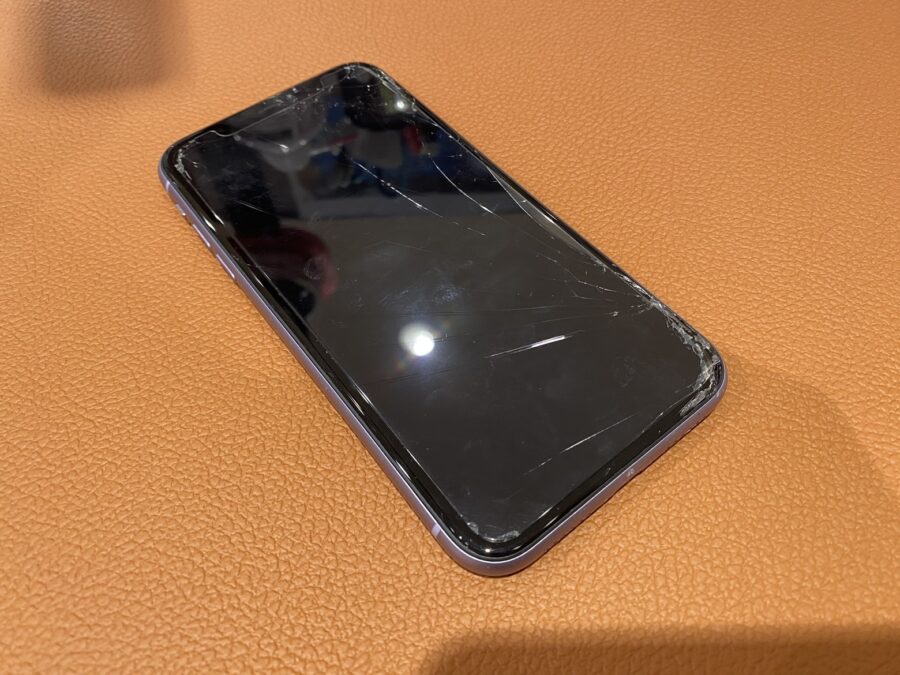 画面が割れてしまったiPhone11（アイフォンイレブン）の修理を行いました!【スマホ修理工房仙台PARCO2店】