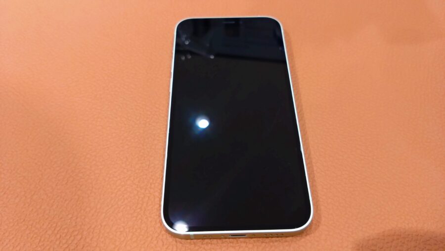 タッチが一部反応しなくなってしまったiPhone12mini（アイフォントュエルブミニ）の修理を行いました!
