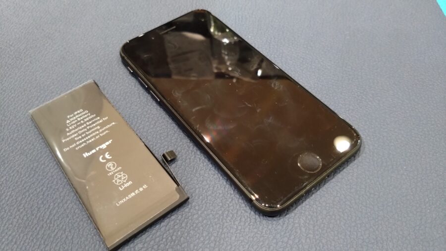充電がすぐなくなってしまうiPhone8（アイフォンエイト）の修理を行いました!【スマホ修理工房仙台PARCO2店】