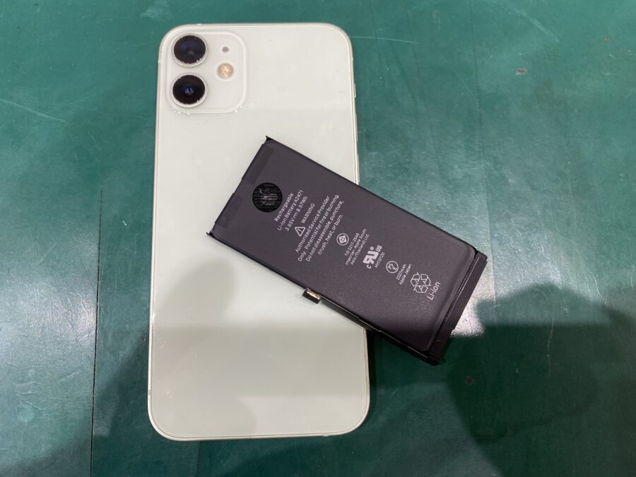江東区西大島、亀戸近くのスマホ修理店！iPhone12mini(アイフォン)バッテリーの減りが早い、電源が付かないなど