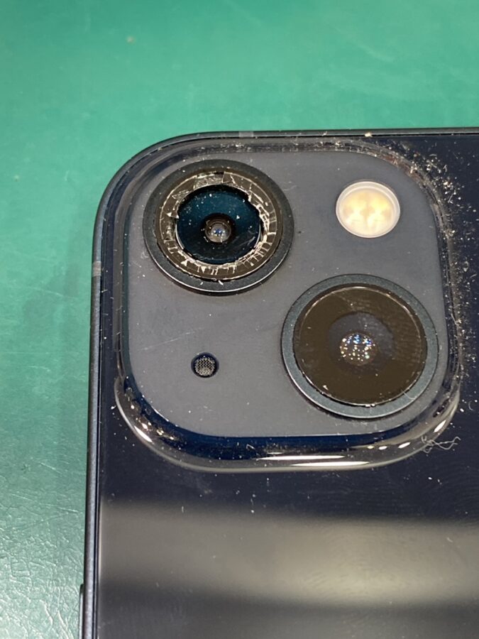 【カメラレンズ修理交換修理】茅ヶ崎市からお越しのお客様より、iPhone13(アイフォン13)をお持ち込みいただきました！