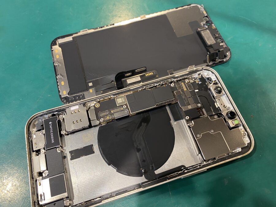 iPhone 12(アイフォン)のバッテリー交換が増えてます。 - 即日修理のスマホ修理工房ペリエ千葉店へ！