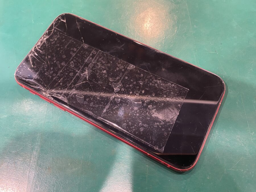 iPhone 11(アイフォン)の前面だけ修理ってできますか？ - 即日修理のスマホ修理工房ペリエ千葉店へ！