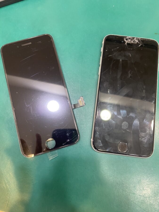 【画面交換修理】藤沢市からお越しのお客様より、iPhoneSE2(アイフォンSE2)をお持ち込みいただきました！