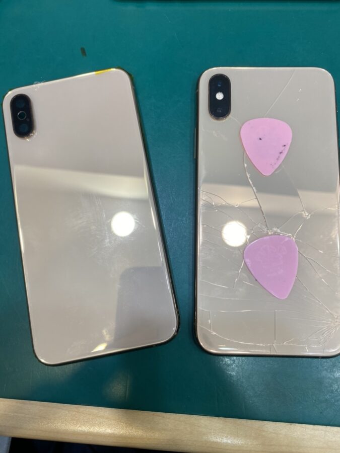 【バックパネル交換修理】茅ヶ崎市からお越しのお客様より、iPhoneXS(アイフォンXS)をお持ち込みいただきました！