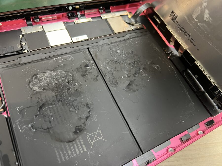 iPad10の水没復旧のご依頼をいただきました！