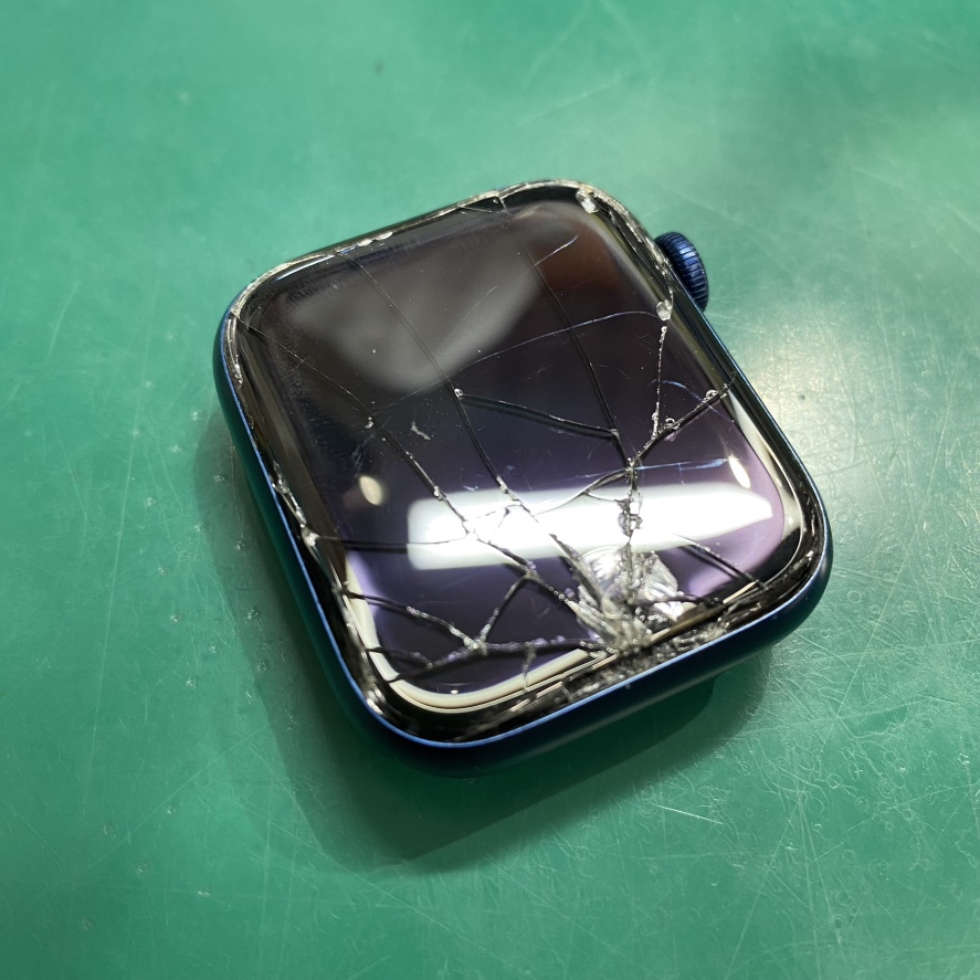 AppleWatch series7 41mmの画面割れに最短即日対応！【スマホ修理工房 池袋P'パルコ本店】
