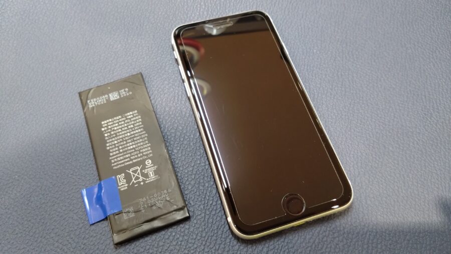 バッテリーの減り方が気になるiPhoneSE2（アイフォンエスイーツー）の修理を行いました!