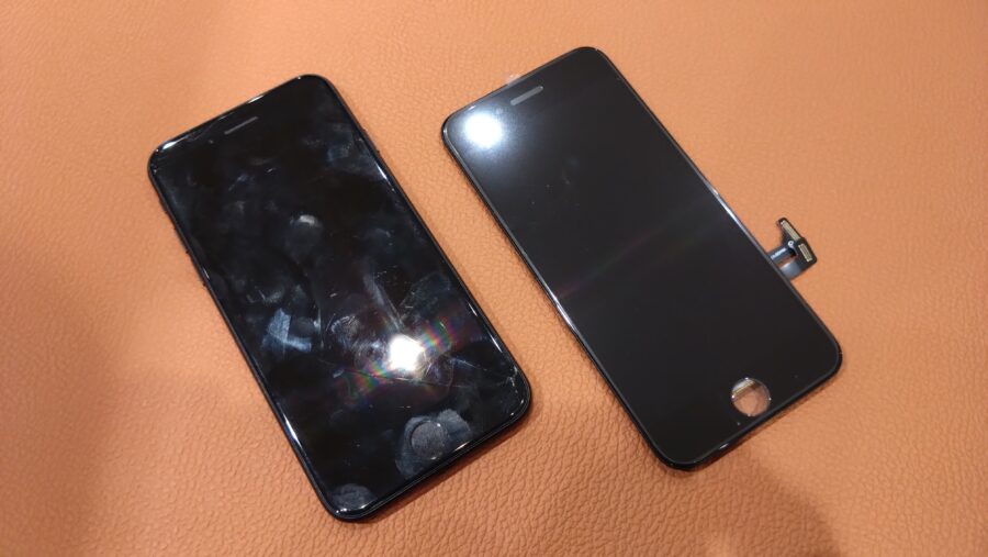ガラスが割れてしまったiPhoneSE2（アイフォンエスイーツー）の修理を行いました!【スマホ修理工房仙台PARCO2店】