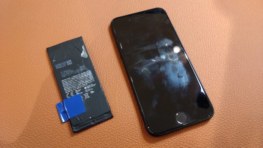 画面が映らなくなってしまったiPhoneSE2（アイフォンエスイーツー）修理を行いました!