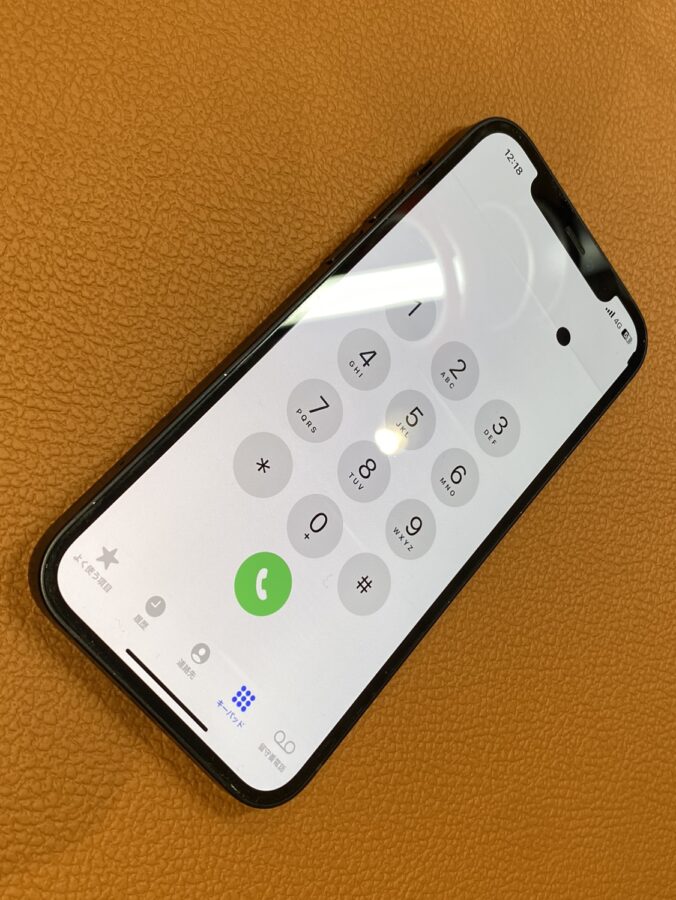 黒い丸が画面にあるiPhone12(アイフォントゥエルブ)パネル交換を行いました!【スマホ修理工房仙台PARCO2店】