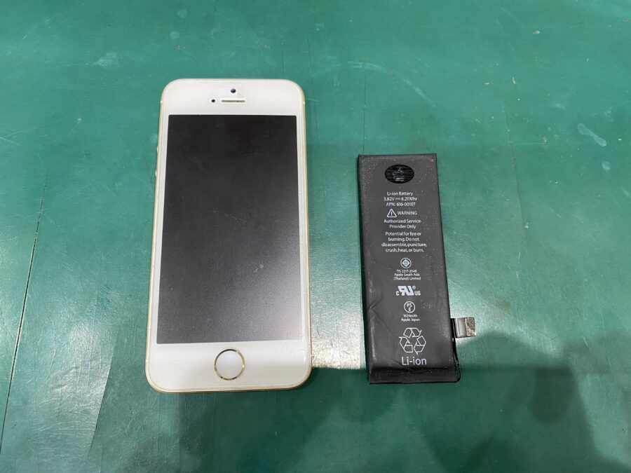 江東区西大島、亀戸近くのスマホ修理店！iPhoneSE(アイフォン)第一世代バッテリーの電源が付かない。