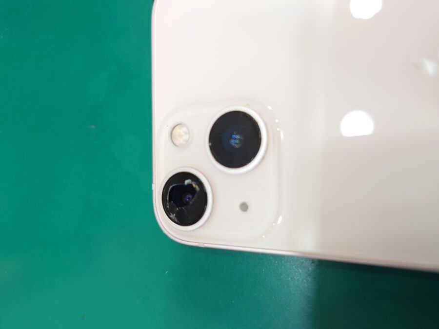 【カメラレンズ交換修理】茅ヶ崎市からお越しのお客様より、iPhone13mini(アイフォン13mini)をお持ち込みいただきま