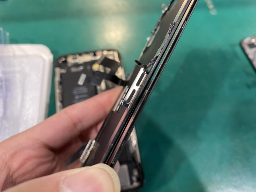 iPhone X(アイフォン)の画面にゴーストタッチが頻発して… - 即日修理のスマホ修理工房ペリエ千葉店へ！