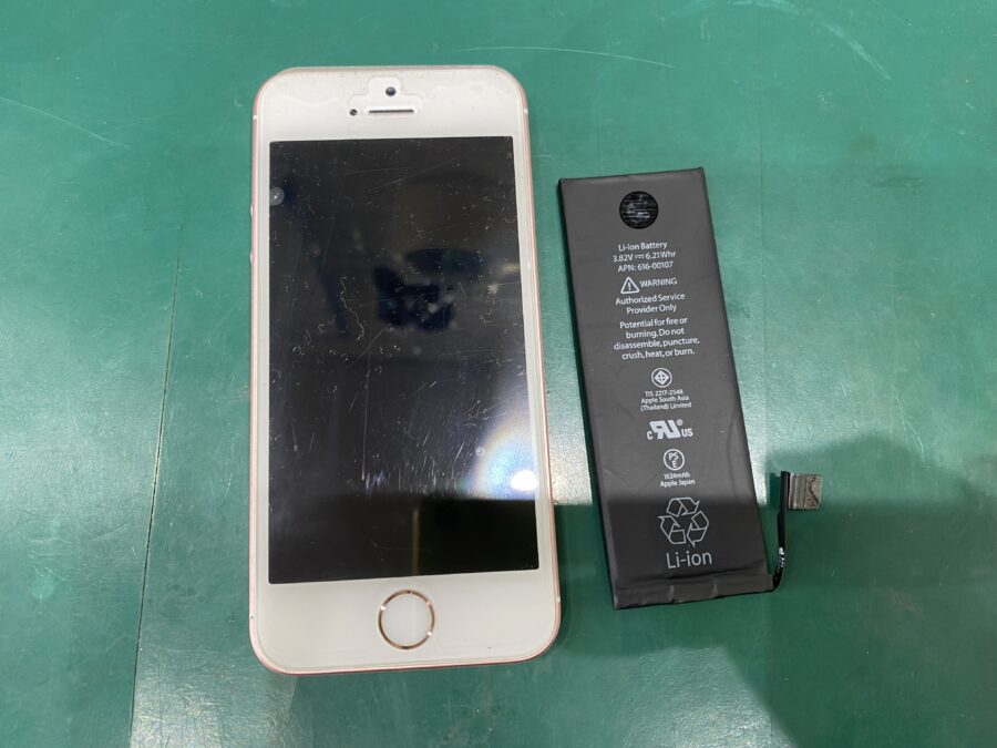 江東区西大島、亀戸近くのスマホ修理店！iPhoneSE(アイフォン)第1世代バッテリー交換！