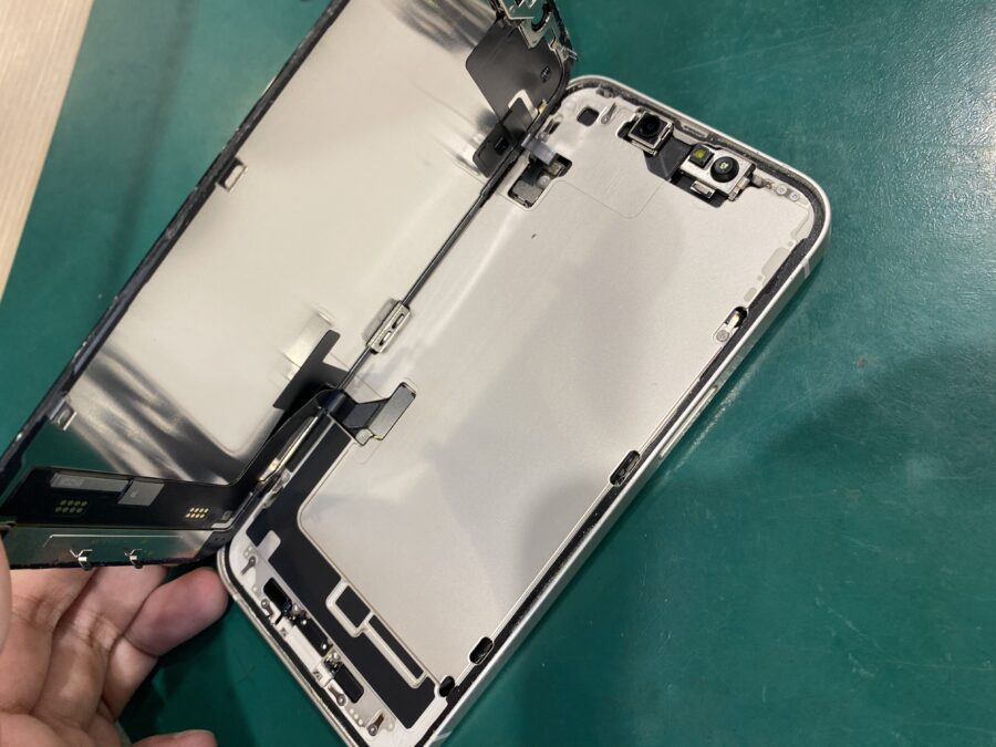 iPhone 14(アイフォン)を修理しました。 - 即日修理のスマホ修理工房ペリエ千葉店へ！