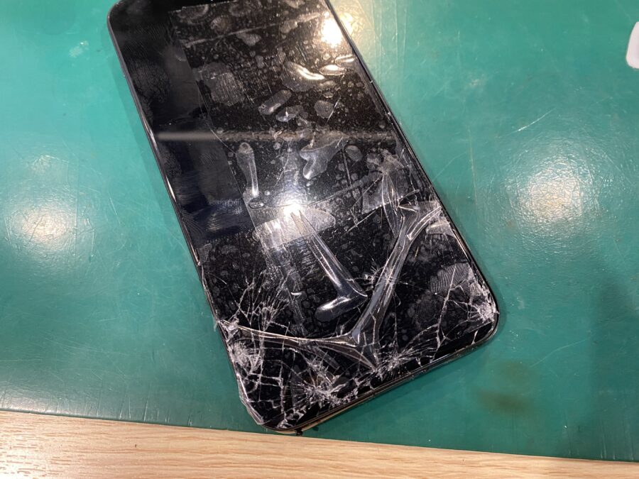 iPhone XSをとりあえず使えるようにしてほしいのですが… - 即日修理のスマホ修理工房ペリエ千葉店へ！