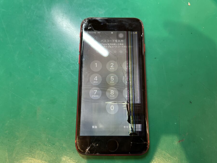 iPhone8（アイフォン）即日スピード修理で画面交換が可能です！【スマホ修理工房新宿PePe店】へ