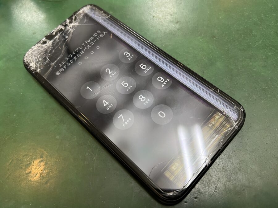 iPhone11液晶画面交換修理のご依頼でした！